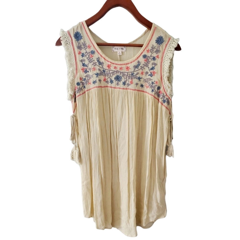 Bailey & Chloe Floral Embroidered Shell/Tank Boho, Festival, Hippie, Romantic
